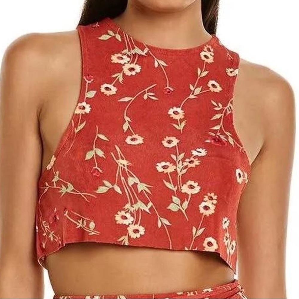 Danielle Bernstein roses and daisies. Cropped Tank